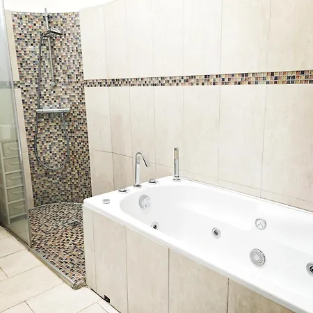 Apartment Grand 16eme