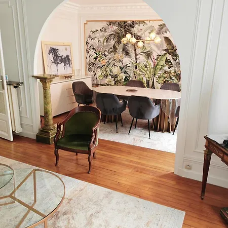 Grand Eiffel Tower View Apartment