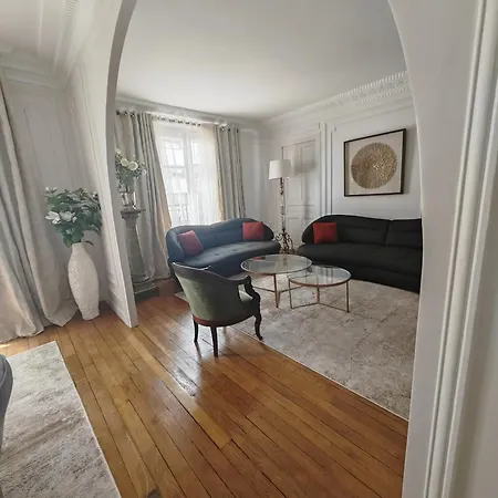 Apartment Grand 16eme