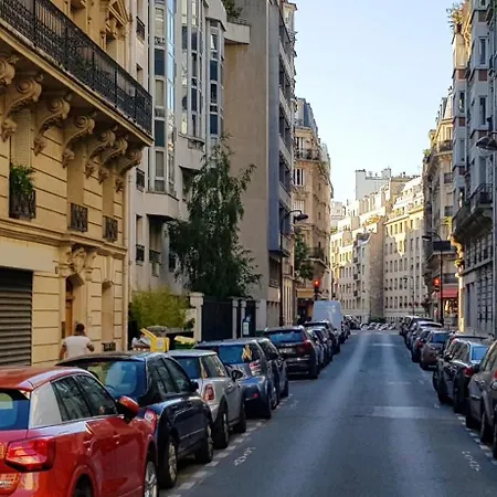 Grand 16eme Apartment Paris
