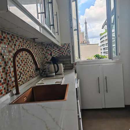דירה Grand Eiffel Tower View פריז